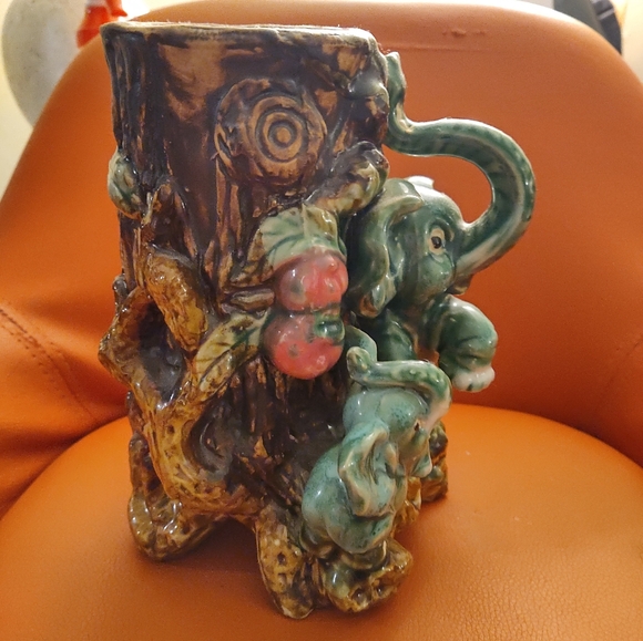 Vintage Majolica Style Ceramic Pottery Elephant Planter - Picture 5 of 6
